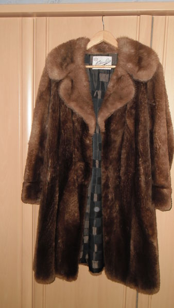 Vends 2 vestes en fourrures 100 Diebling (57)