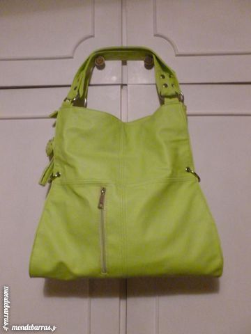 Sac vert pomme bandouli�re 10 Thiais (94)