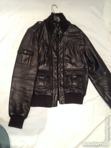 Veste en cuir noire Pimkie 20 Soisy-sous-Montmorency (95)