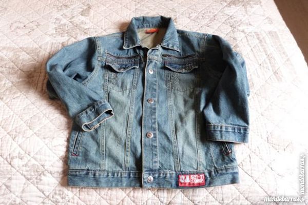 VESTE EN JEAN TAILLE 10 ANS GARCON 10 Boigny-sur-Bionne (45)
