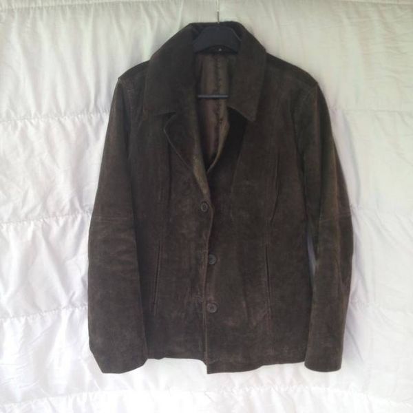 veste  neuve croute de cuir 30 Montignac-Charente (16)