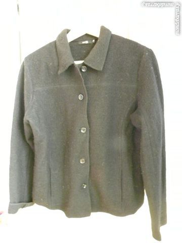 veste noire de chez MONOPRIX 5 Pantin (93)