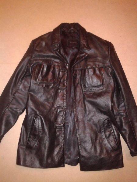 Veste en vrai cuir de la marque Oakwood 70 Sains-en-Gohelle (62)