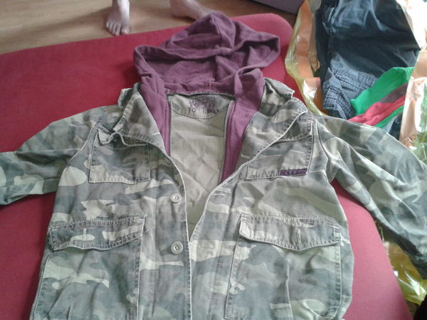 Lot de 2 vestes gar�on 8 ans 2 Lavardac (47)