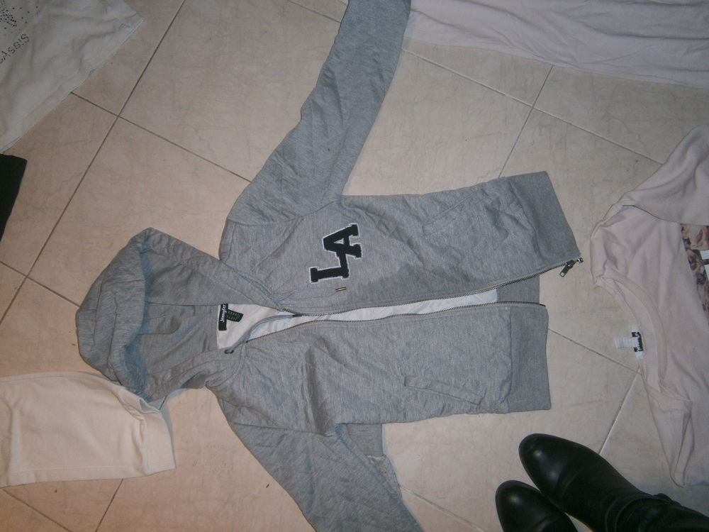 vestes et pulls12 ans 10 Annonay (07)