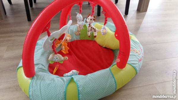 V�tement b�b� fille n�e en ao�t 1 Saint-Caprais (18)