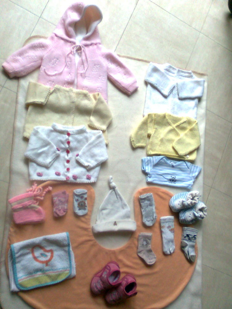 lot 12 - v�tements  b�b� naissance � 3 mois - zoe
3 Martigues (13)