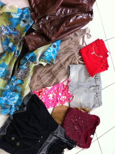 V�tements femmes T34 36 38 2 Montreuil-Juign� (49)