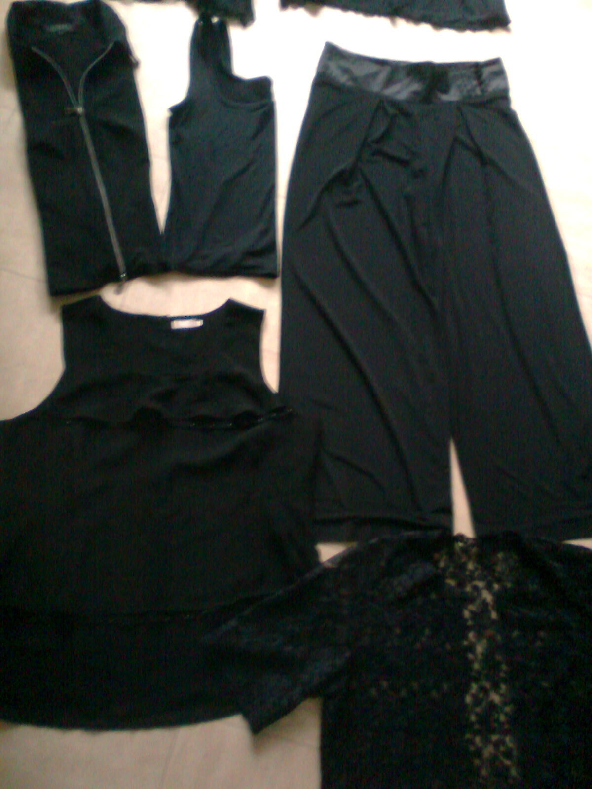 lot de v�tements noirs taille 1 � 44 - zoe 3 Martigues (13)