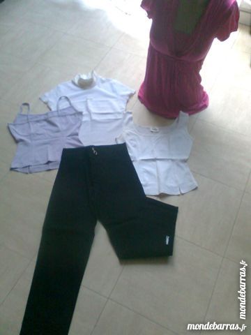 lot de v�tements T.1 - zoe 4 Martigues (13)