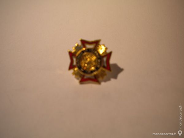 PIN'S � Veterans of Foreigh War of the US � 4 Dammarie-les-Lys (77)