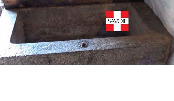 Vieux saloir en granit BD01 1500 Bonvillard (73)