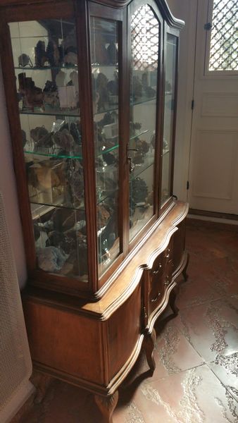 VITRINE EN NOYER 250 Grasse (06)