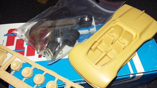 Voiture miniature Provence Moulage a monter 0 Marseille 15 (13)