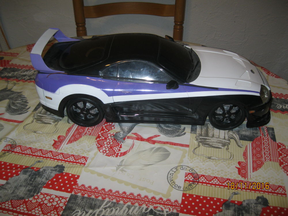 Voiture t�l�command�e 20 Thiant (59)