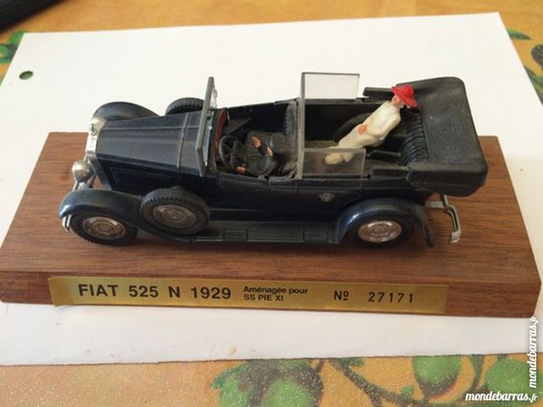 voiturette de collection num�rot�e 30 Rochegude (26)