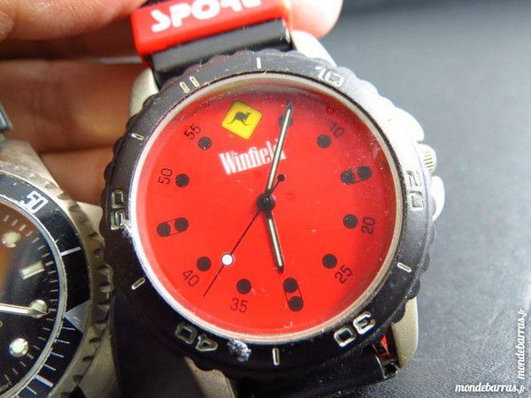 WINFIELD cadran rouge montre DIV0397 65 Metz (57)