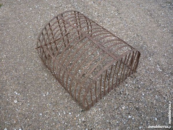 Cage de gazon d&eacute;pla&ccedil;able poule/lapin/cochon d'inde 20 81100 Castres