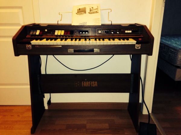 orgue farfisa. 99 Challes-les-Eaux (73)