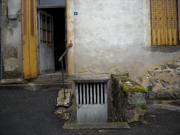 Maison de bourg en pierre région bourbonnaise