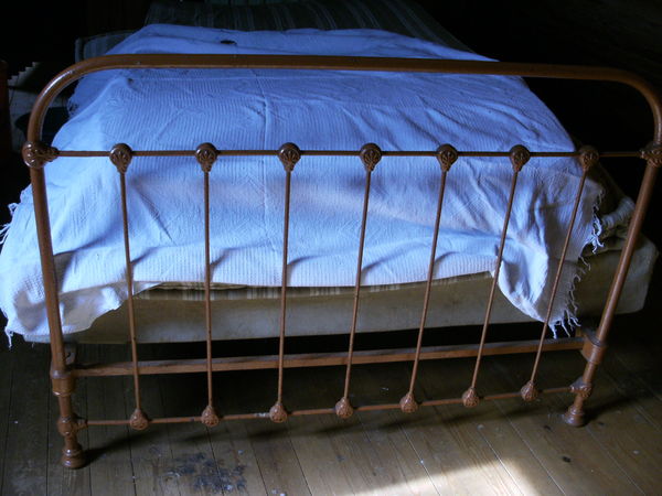 lit en fer 0 Morlaix (29)