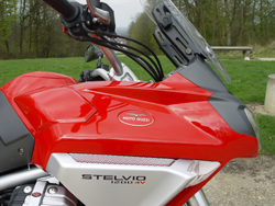 guzzi stelvio 2