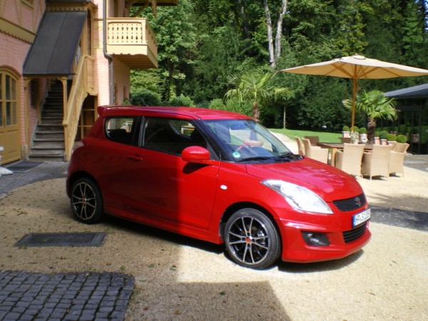 Suzuki Swift 2010 14.jpg