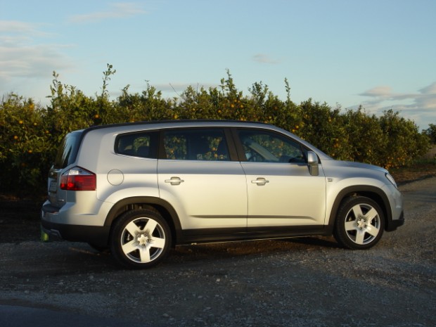 Chevrolet Orlando 2.jpg