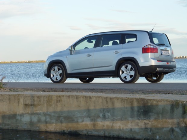 Chevrolet Orlando 8.jpg