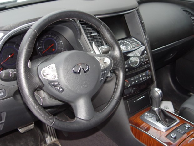 Infiniti FX30d 620 9.jpg