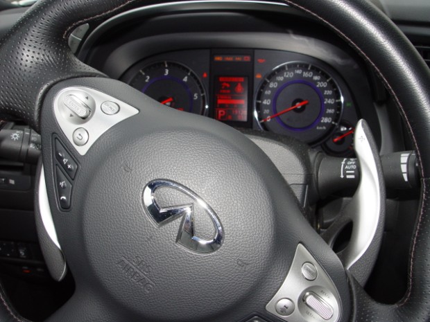 Infiniti FX30d 620 18.jpg