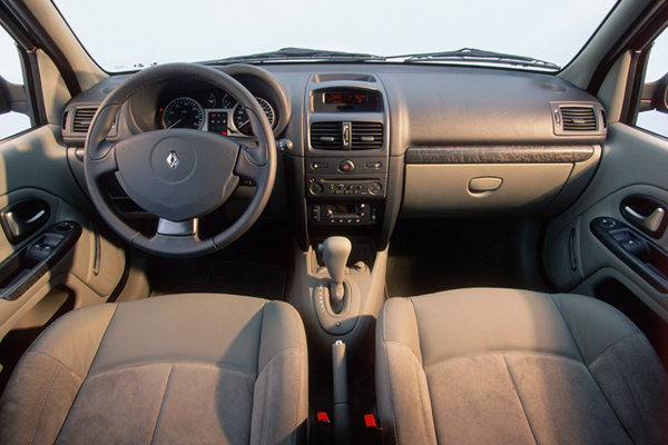 Essai Renault Clio II phase 2 2001 : bien mieux qu'un simple restylage