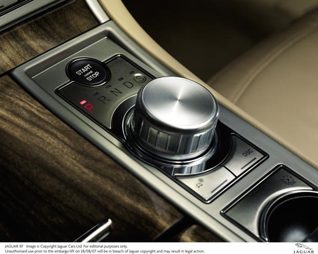 Essai Jaguar XF 2007 (3)