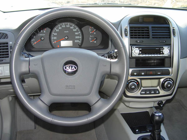 Essai Kia Cerato 2.2 CRDi 2004 (6)