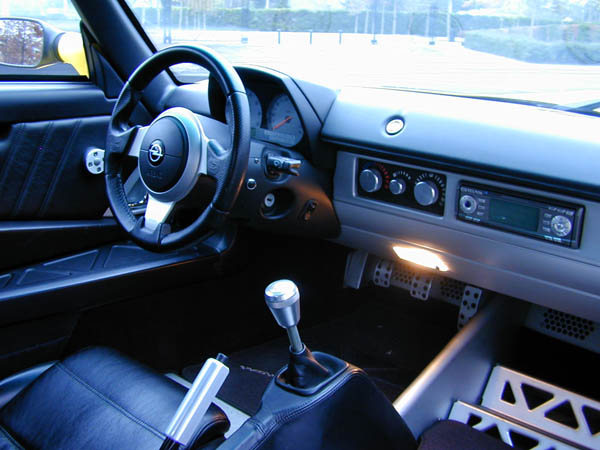 Essai Opel Speedster 2.0 Turbo 2003 (5)