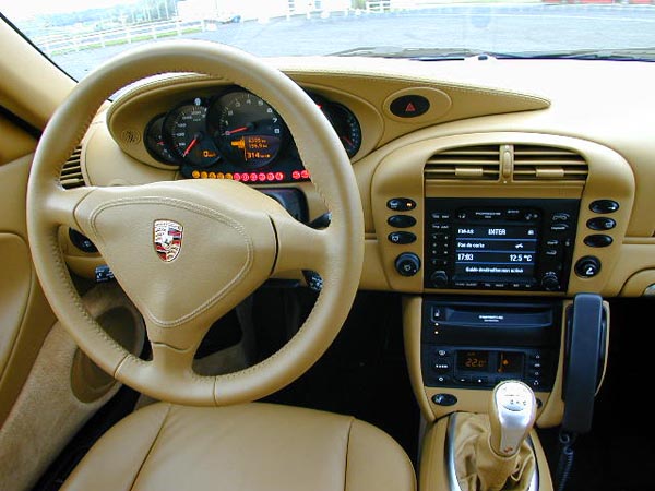 Essai Porsche 911 Carrera 4 2001 (3)