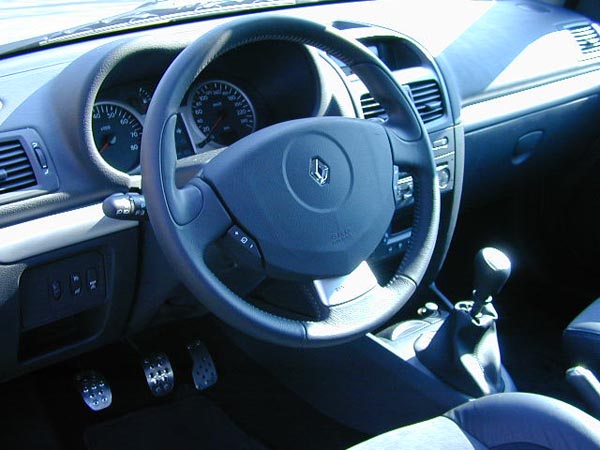 Essai Renault Clio RS 2.0 16v 2004 (3)