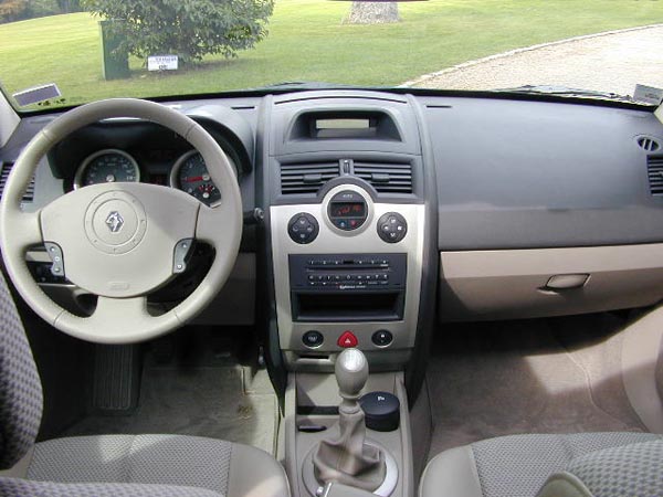 Essai Renault Mégane II Berline et Coupé 2002 : Renault ose la différence
