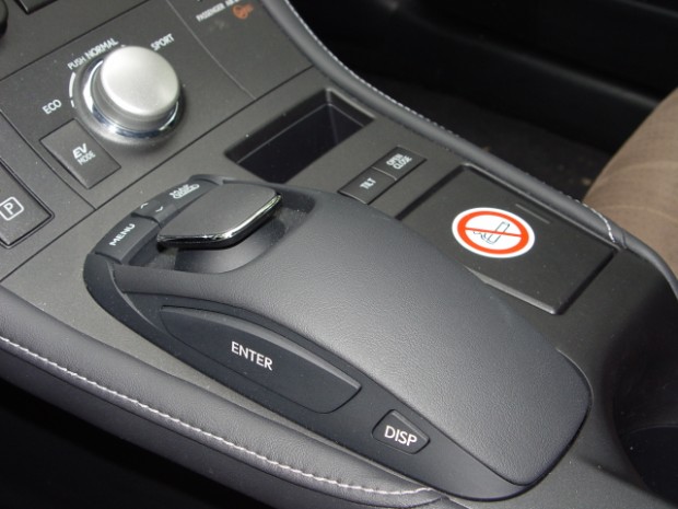 Lexus CT 200h 17.jpg