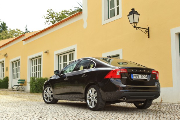 Volvo S60 5.jpg