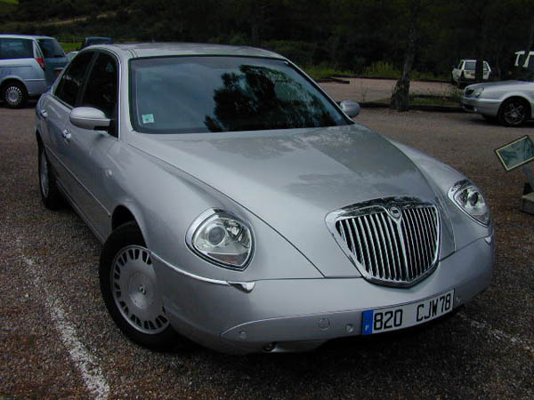 Lancia thesis 2002