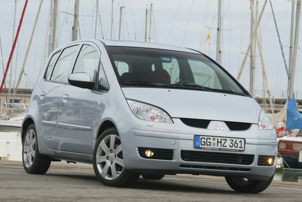 Mitsubishi colt 2004 года