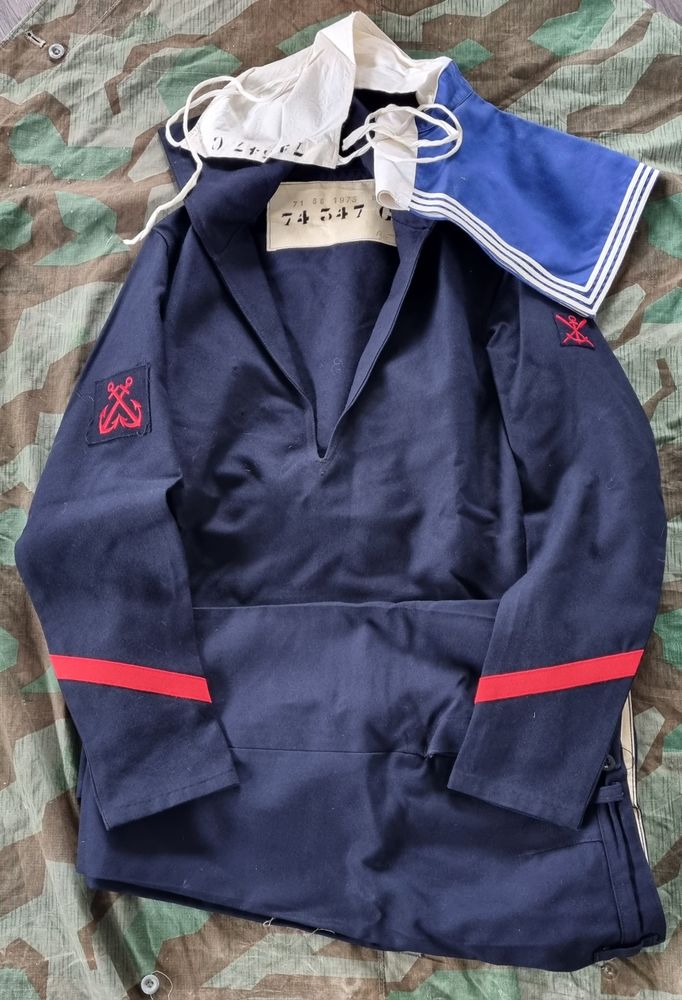 MIL/0016 : Uniforme marin 1973-1974 60 Arnouville-l�s-Mantes (78)