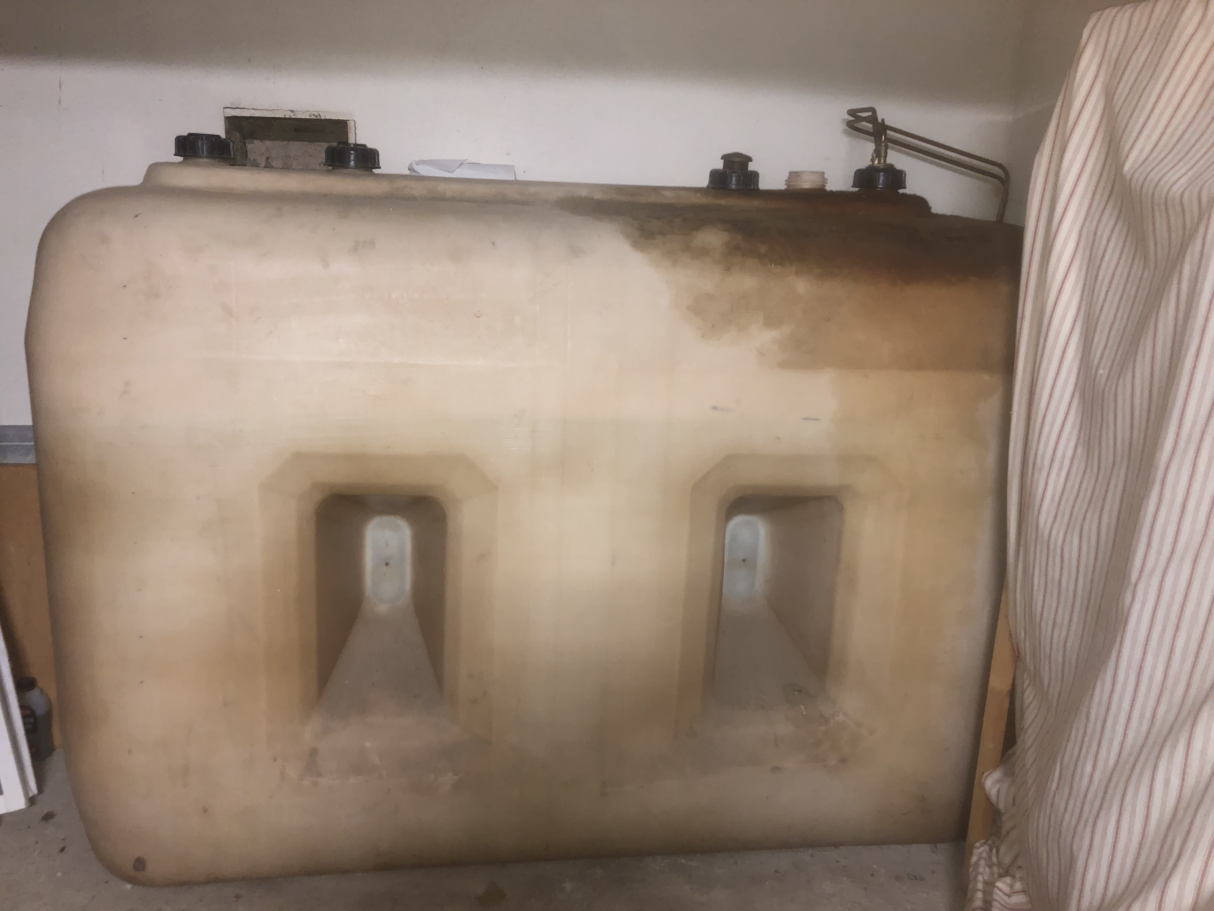 1400 L Fioul sup�rieur avec cuve de 2000L 1300 Maine-de-Boixe (16)