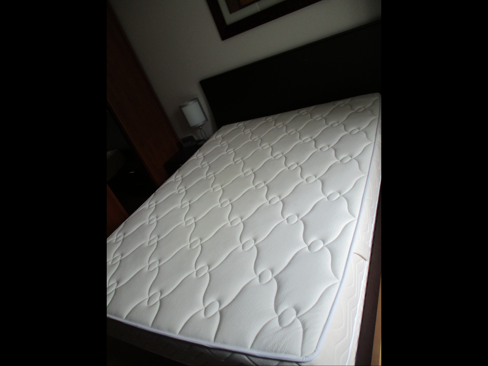 LIT 140X200 �TAT IMPECCABLE MAISON DE LA LITERIE 390 Roissy-en-France (95)