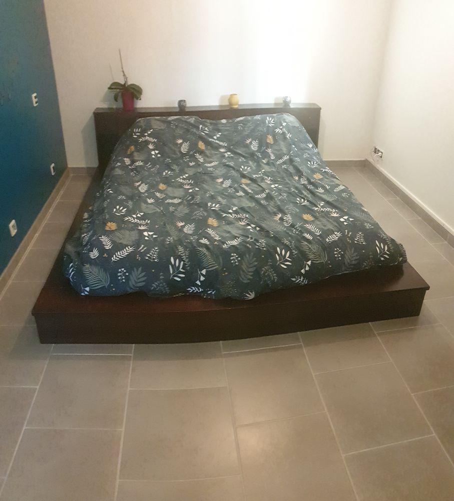 Lit 160x200 + sommier + 4 tiroirs 260 Lamotte-du-Rh�ne (84)