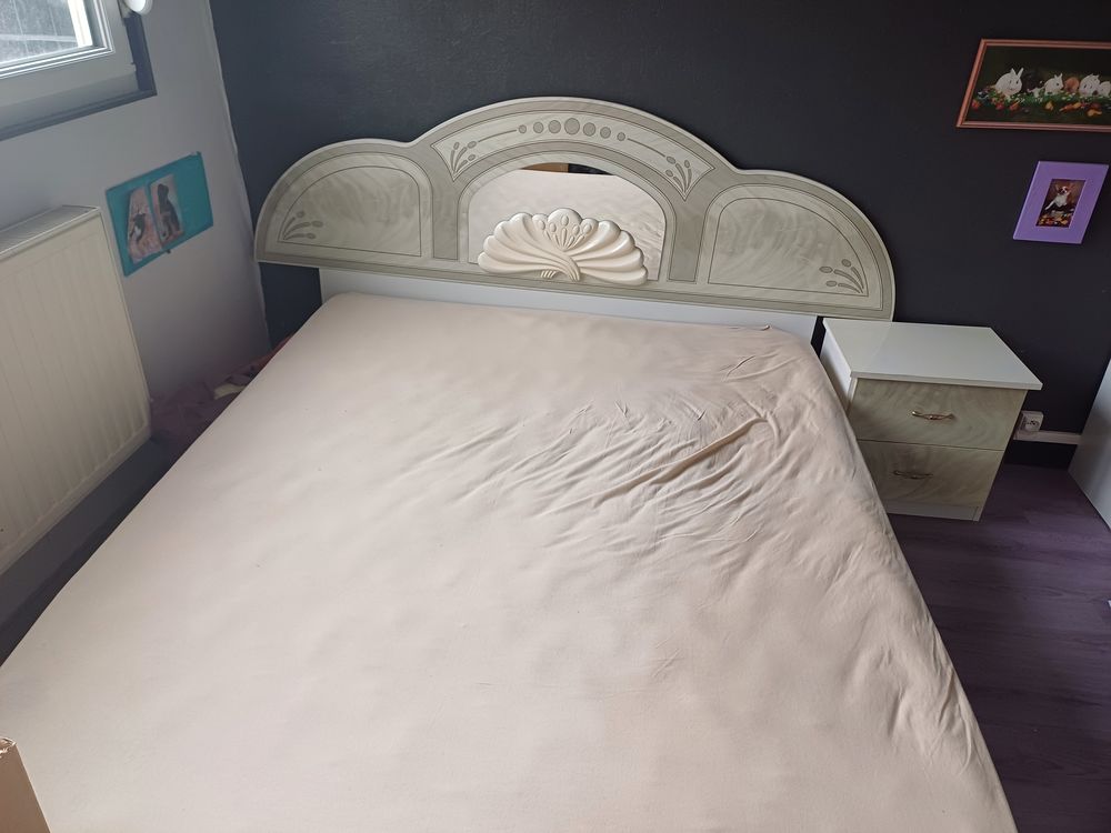 Lit 160x200 et 2 tables de chevet 165 H�nin-Beaumont (62)