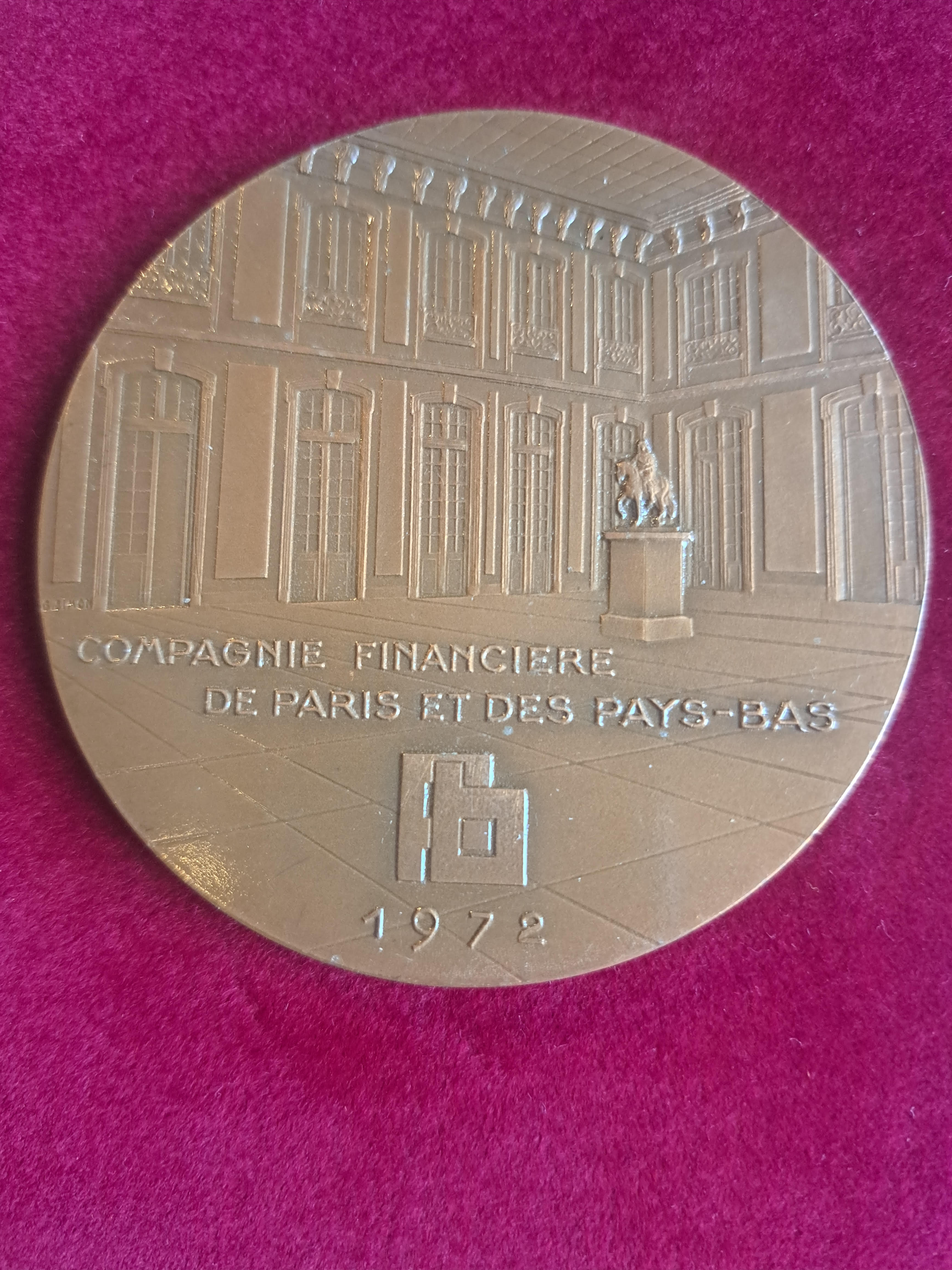 1972 medaille banque Parisbas 39 Prats-de-Mollo-la-Preste (66)