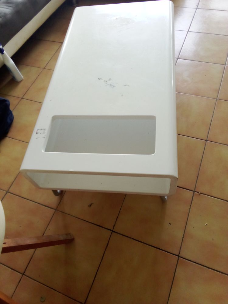 1table basse de salon 1table rouge de salon 1meuble T 40 Fort-de-France (97)