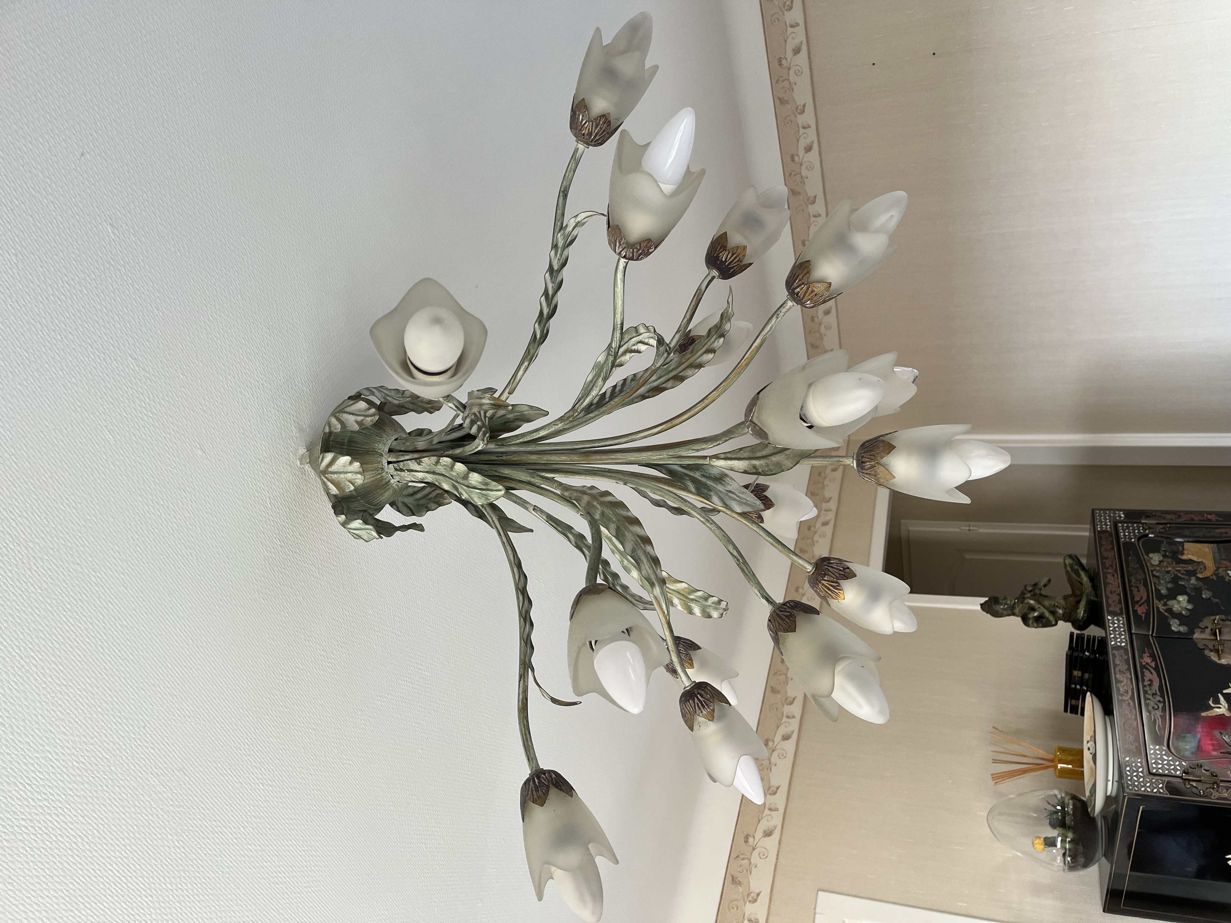 2magnifiques lustres th�me floral 1montant 1 descendant 150 Malz�ville (54)